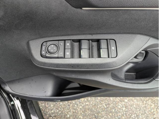 ヤリス X ナビ付 4WD 衝突被害軽減システム 盗難防止システム CVT オートライト バックカメラ オートエアコン スマートキー クルーズコントロール ETC(25枚目)