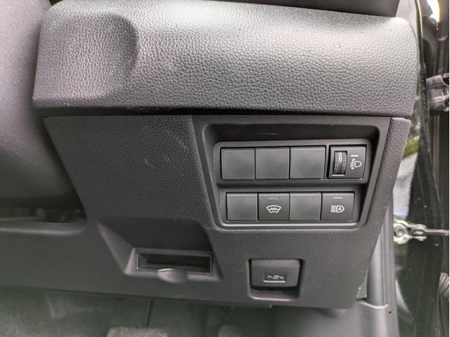 ヤリス X ナビ付 4WD 衝突被害軽減システム 盗難防止システム CVT オートライト バックカメラ オートエアコン スマートキー クルーズコントロール ETC(28枚目)