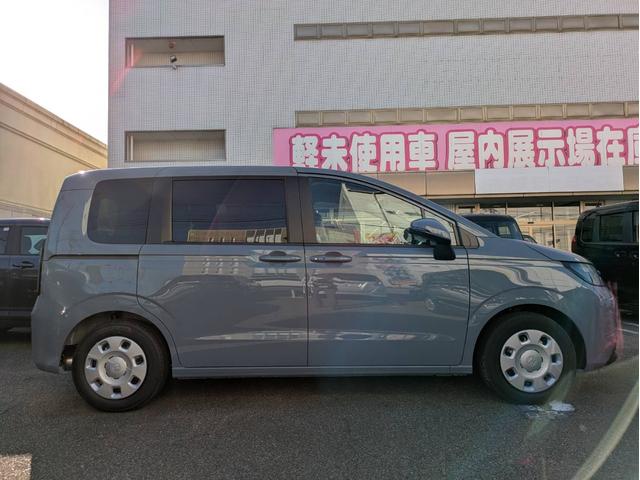 フリード e:HEVエアー 衝突被害軽減システム 盗難防止システム CVT オートライト アイドリングストップ バックカメラ オートエアコン LEDヘッドライト スマートキー 両側電動スライドドア クルーズコントロール(8枚目)