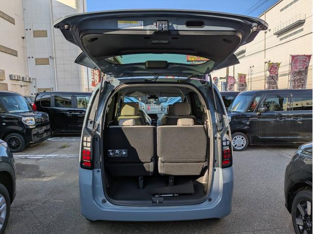 フリード e:HEVエアー 衝突被害軽減システム 盗難防止システム CVT オートライト アイドリングストップ バックカメラ オートエアコン LEDヘッドライト スマートキー 両側電動スライドドア クルーズコントロール(16枚目)