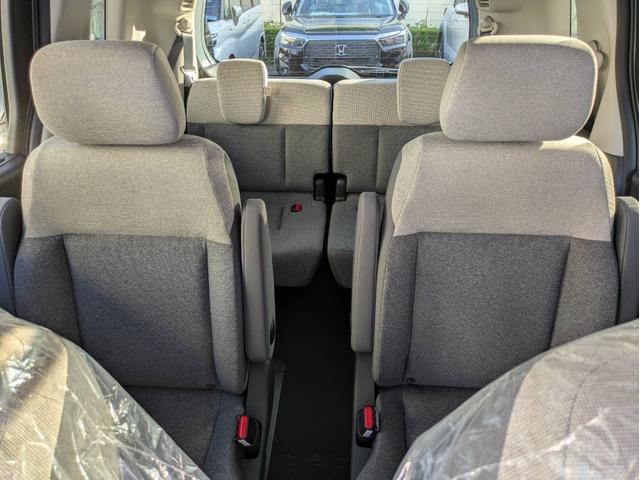 フリード e:HEVエアー 衝突被害軽減システム 盗難防止システム CVT オートライト アイドリングストップ バックカメラ オートエアコン LEDヘッドライト スマートキー 両側電動スライドドア クルーズコントロール(21枚目)