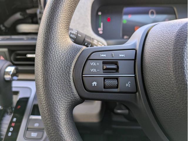 フリード e:HEVエアー 衝突被害軽減システム 盗難防止システム CVT オートライト アイドリングストップ バックカメラ オートエアコン LEDヘッドライト スマートキー 両側電動スライドドア クルーズコントロール(39枚目)