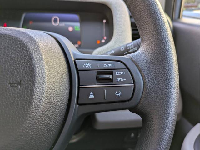 フリード e:HEVエアー 衝突被害軽減システム 盗難防止システム CVT オートライト アイドリングストップ バックカメラ オートエアコン LEDヘッドライト スマートキー 両側電動スライドドア クルーズコントロール(40枚目)