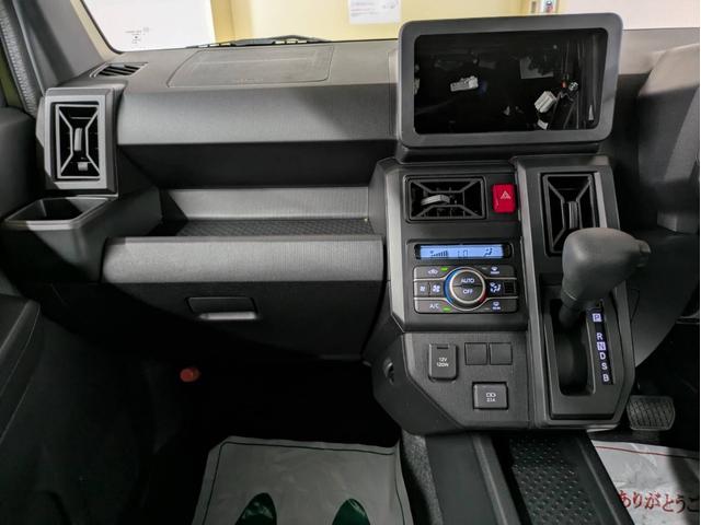 タフト Ｘ　衝突被害軽減システム　盗難防止システム　ＣＶＴ　オートライト　アイドリングストップ　バックカメラ　オートエアコン　ＬＥＤヘッドライト　スマートキー（25枚目）