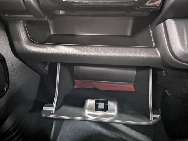 ハスラー ハイブリッドＸ　４ＷＤ　届出済未使用車　衝突被害軽減システム　盗難防止システム　オートライト　アイドリングストップ　シートヒーター　クルーズコントロール　オートエアコン　ＬＥＤヘッドライト　スマートキー　純正アルミ（49枚目）