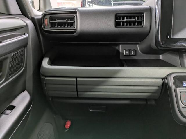 スペーシアギア ハイブリッドＸＺ　届出済未使用車　衝突被害軽減システム　盗難防止システム　アイドリングストップ　シートヒーター　オートエアコン　ＬＥＤヘッドライト　クルーズコントロール　スマートキー　両側電動スライド　純正ＡＷホイール（43枚目）