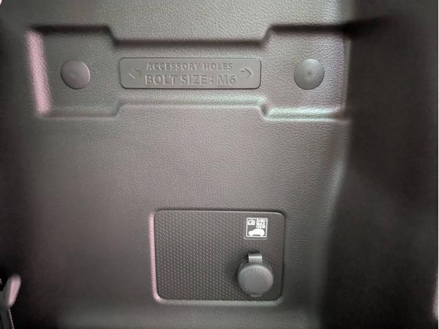 ハスラー タフワイルド 届出済未使用車 衝突被害軽減システム 盗難防止システム オートライト アイドリングストップ シートヒーター クルーズコントロール オートエアコン LEDヘッドライト スマートキー 純正AWホイール(13枚目)