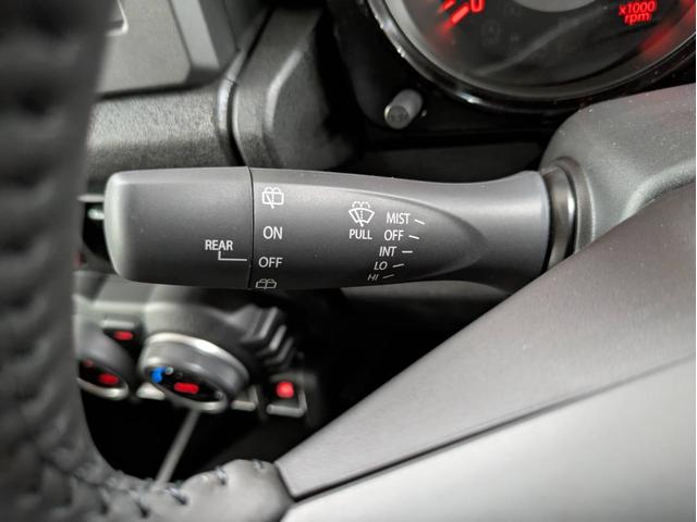 ジムニー ＸＣ　届出済未使用車　衝突被害軽減システム　盗難防止システム　オートライト　アイドリングストップ　シートヒーター　オートエアコン　ＬＥＤヘッドライト　クルーズコントロール　スマートキー　純正ＡＷホイール（35枚目）