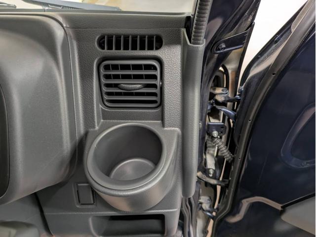 スーパーキャリイ X 4WD 衝突被害軽減システム 横滑り防止装置 オートライト エアコン キーレスエントリー パワーウィンドウ エアバッグ ABS パワーステアリング(29枚目)