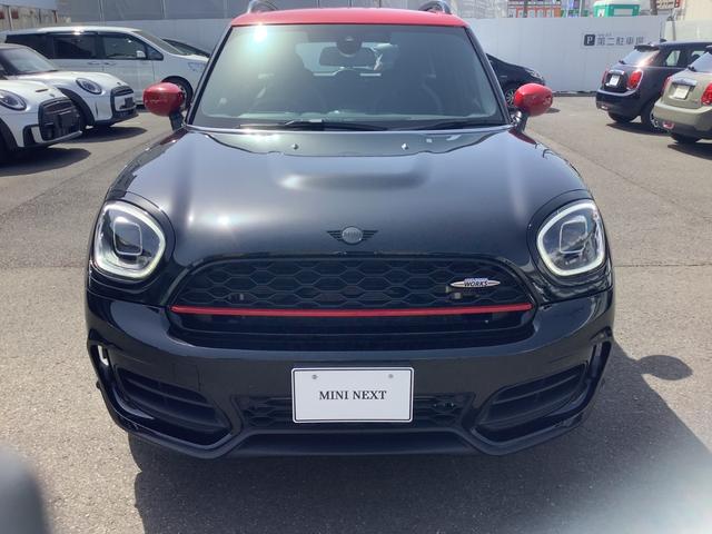 ＭＩＮＩ ジョンクーパーワークス　クロスオーバー　ＪＣＷトリム　追従クルコン／ＡｐｐｌｅＣａｒｐｌａｙ／シートヒーター／バックカメラ／ヘッドアップディスプレイ／純正１９インチＡＷ（2枚目）