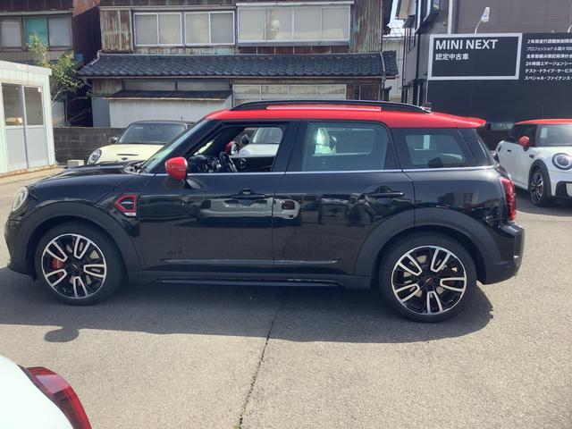 ＭＩＮＩ ジョンクーパーワークス　クロスオーバー　ＪＣＷトリム　追従クルコン／ＡｐｐｌｅＣａｒｐｌａｙ／シートヒーター／バックカメラ／ヘッドアップディスプレイ／純正１９インチＡＷ（5枚目）