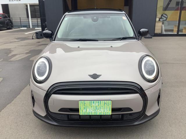 MINI クーパーD カムデン・エディション 特別仕様車カムデン/シートヒーター/追従クルコン/AppleCarplay/純正17インチAW/ピアノブラックエクステリア/バックカメラ/コーナーセンサー/LEDヘッドライト/UJテールライト(3枚目)