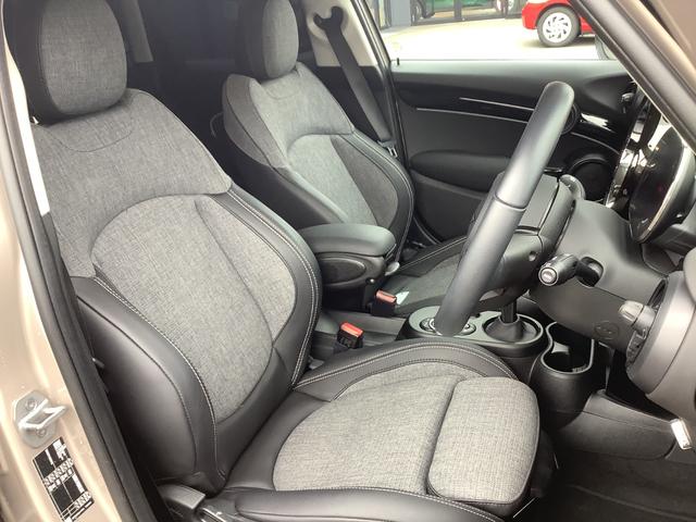 MINI クーパーD カムデン・エディション 特別仕様車カムデン/シートヒーター/追従クルコン/AppleCarplay/純正17インチAW/ピアノブラックエクステリア/バックカメラ/コーナーセンサー/LEDヘッドライト/UJテールライト(11枚目)