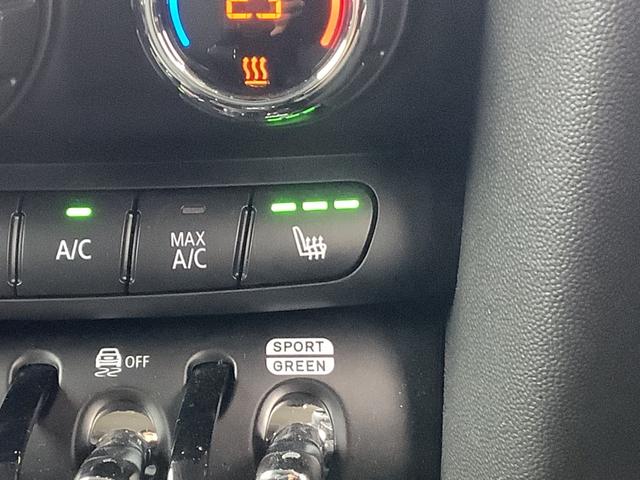 MINI クーパーD カムデン・エディション 特別仕様車カムデン/シートヒーター/追従クルコン/AppleCarplay/純正17インチAW/ピアノブラックエクステリア/バックカメラ/コーナーセンサー/LEDヘッドライト/UJテールライト(14枚目)