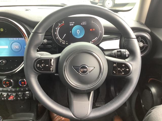 MINI クーパーD カムデン・エディション 特別仕様車カムデン/シートヒーター/追従クルコン/AppleCarplay/純正17インチAW/ピアノブラックエクステリア/バックカメラ/コーナーセンサー/LEDヘッドライト/UJテールライト(21枚目)