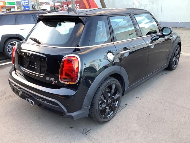 MINI クーパーSD クラシック・トリム シートヒーター/AppleCarplay/ドラレコ前後/バックカメラ/コーナーセンサー/ETC(5枚目)