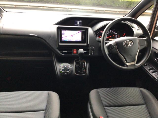 ノア X 4WD トヨタセーフティセンス 純正ナビ バックカメラ クルーズコントロール パワースライドドア 8人乗り アイドリングストップ LEDヘッドライト キーレスエントリー オートマチックハイビーム(2枚目)