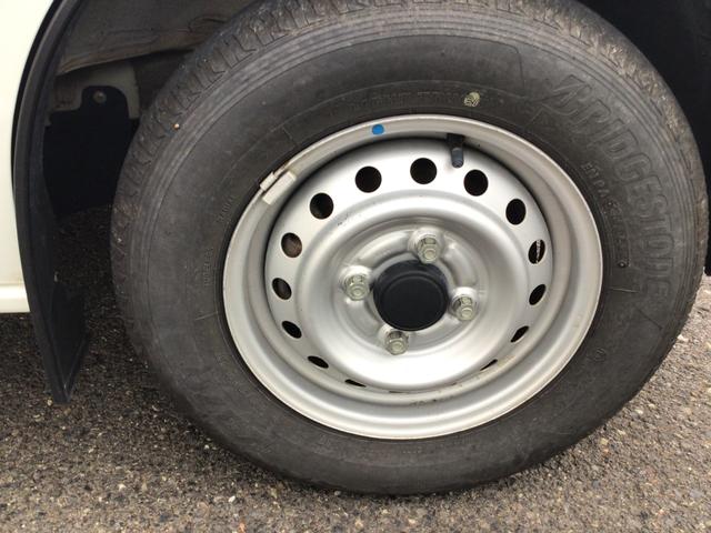 NV100クリッパーバン DX GLセーフティパッケージ 4WD 4AT ポータブルナビ ハイルーフ 衝突軽減ブレーキ リアパーキングソナー 電動格納ミラー 車線逸脱警報装置 パワーウインドウ オートライト キーレスエントリー 当社レンタカーアップ(19枚目)