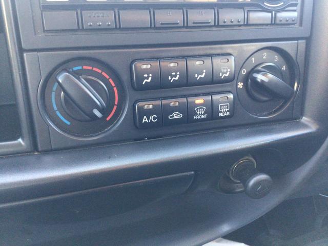 バネットバン DX 4WD AT パートタイム4WD パワーウインドウ 2人乗り エアコン ラジオ 最大積載950kg 中古冬タイヤ有 スペアキー パワーステアリング エアバック(5枚目)