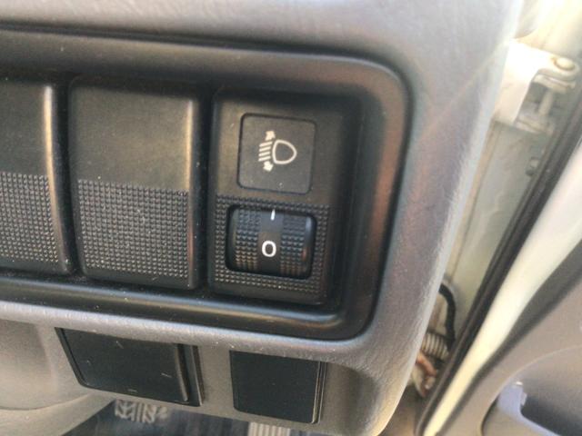 バネットバン DX 4WD AT パートタイム4WD パワーウインドウ 2人乗り エアコン ラジオ 最大積載950kg 中古冬タイヤ有 スペアキー パワーステアリング エアバック(7枚目)