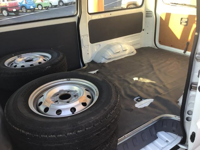 バネットバン DX 4WD AT パートタイム4WD パワーウインドウ 2人乗り エアコン ラジオ 最大積載950kg 中古冬タイヤ有 スペアキー パワーステアリング エアバック(10枚目)