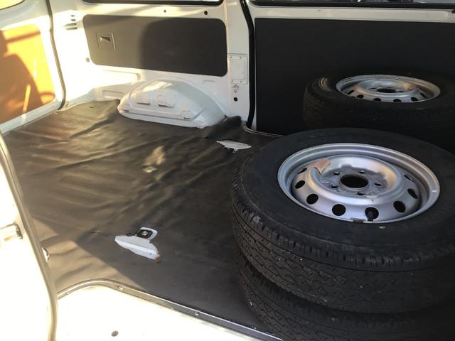 バネットバン DX 4WD AT パートタイム4WD パワーウインドウ 2人乗り エアコン ラジオ 最大積載950kg 中古冬タイヤ有 スペアキー パワーステアリング エアバック(11枚目)