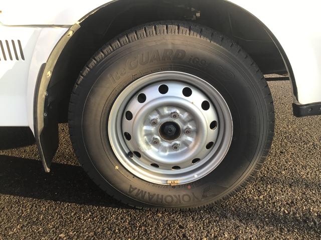 バネットバン DX 4WD AT パートタイム4WD パワーウインドウ 2人乗り エアコン ラジオ 最大積載950kg 中古冬タイヤ有 スペアキー パワーステアリング エアバック(17枚目)