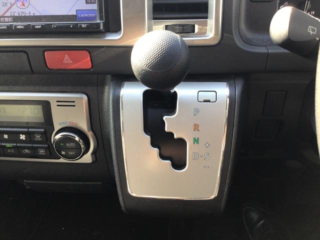 ハイエースワゴン GL 4WD 10人乗り 衝突軽減ブレーキ ナビ バックカメラ ETC ドラレコ スマートキー レーンキープスライドドア、リアバンパー板金修理渡 電格ミラー パワースライドドア オートマチックハイビーム(18枚目)