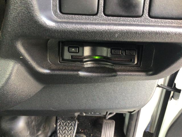 ハイエースワゴン GL 4WD 10人乗り 衝突軽減ブレーキ ナビ バックカメラ ETC ドラレコ スマートキー レーンキープ スライドドア、バックドア、リアバンパー板金修理渡 電格ミラー パワースライドドア オートライト(8枚目)