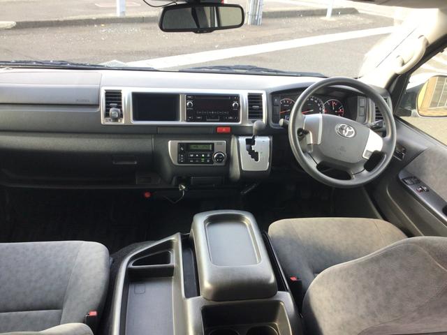 ハイエースワゴン グランドキャビン 4WD 衝突軽減ブレーキ バックカメラ 夏タイヤ有 ドラレコ 電動格納ミラー 10人乗り パワーウインドウ スライドドア後ろ、バックドア、リアバンパー板金後渡し オートマチックハイビーム オートライト(2枚目)