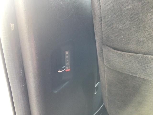 ハイエースワゴン グランドキャビン 4WD 衝突軽減ブレーキ バックカメラ 夏タイヤ有 ドラレコ 電動格納ミラー 10人乗り パワーウインドウ スライドドア後ろ、バックドア、リアバンパー板金後渡し オートマチックハイビーム オートライト(22枚目)
