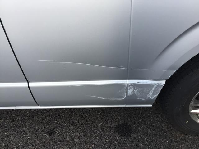 ハイエースワゴン グランドキャビン 4WD 衝突軽減ブレーキ バックカメラ 夏タイヤ有 ドラレコ 電動格納ミラー 10人乗り パワーウインドウ スライドドア後ろ、バックドア、リアバンパー板金後渡し オートマチックハイビーム オートライト(36枚目)