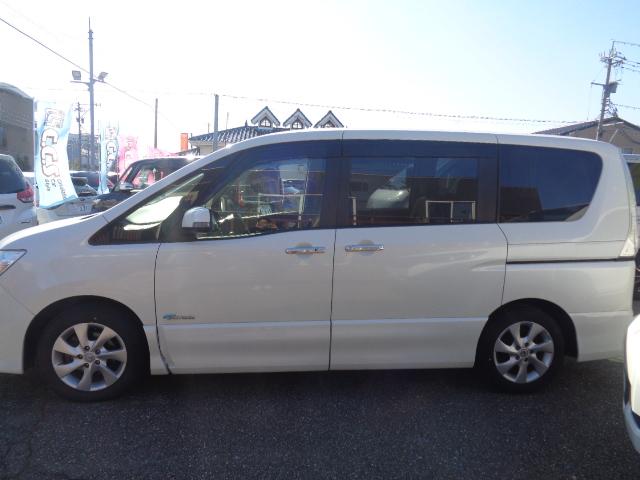 セレナ ハイウェイスター S-ハイブリッド Vエアロモード ワンオーナー 両側パワスラ スマートキー2個 8インチナビ アルパインフリップダウンモニター 車検8年9月 SタイヤAW付きあり(8枚目)