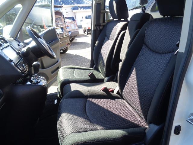 セレナ ハイウェイスター S-ハイブリッド Vエアロモード ワンオーナー 両側パワスラ スマートキー2個 8インチナビ アルパインフリップダウンモニター 車検8年9月 SタイヤAW付きあり(14枚目)