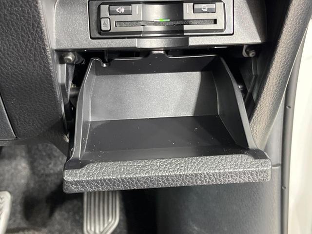 ヴォクシー ＺＳ　煌ＩＩ　ＢＩＧＸ１１インチ　フリップダウンモニター　両側電動スライドドア　禁煙車　バックカメラ　ＥＴＣ　Ｂｌｕｅｔｏｏｔｈ　ドライブレコーダー　ＬＥＤヘッドライト　ＬＥＤフォグ　クルーズコントロール（45枚目）