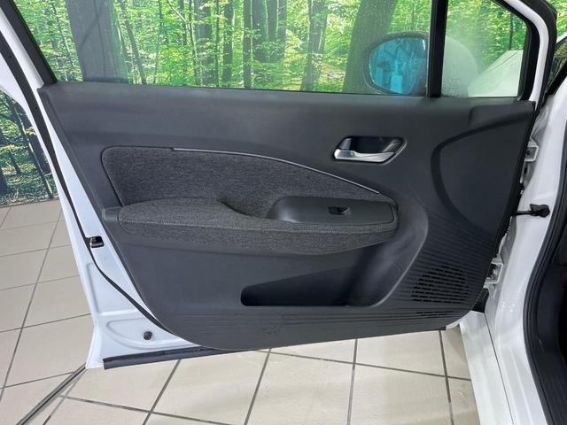 オーラ Ｇ　レザーエディション　純正９型ナビ　アラウンドビュー　全方位運転支援システム　インテリジェントルームミラー　寒冷地仕様　ステアリングヒーター　前席シートヒーター　ブラックレザーシート　ＬＥＤランプ　ＬＥＤフォグ／リアフォグ（45枚目）