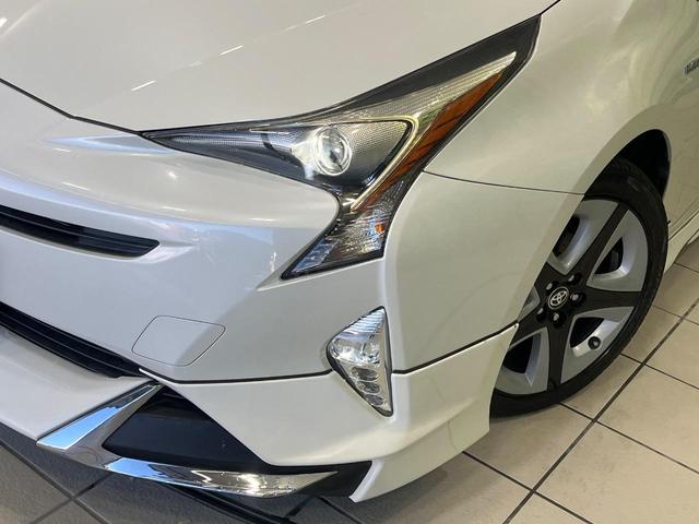 プリウス Sツーリングセレクション モデリスタフルエアロ 純正ナビ バックカメラ セーフティセンス レーダークルコン 前席シートヒーター 合皮シート LEDランプ LEDフォグ オートライト オートエアコン スマートキー 17インチAW(13枚目)