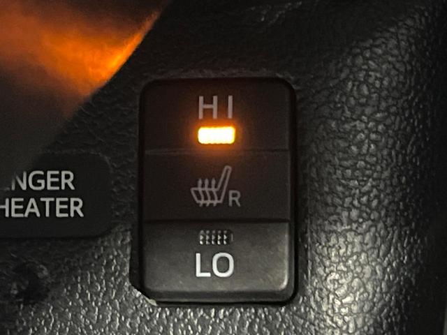 プリウス Sツーリングセレクション モデリスタフルエアロ 純正ナビ バックカメラ セーフティセンス レーダークルコン 前席シートヒーター 合皮シート LEDランプ LEDフォグ オートライト オートエアコン スマートキー 17インチAW(36枚目)