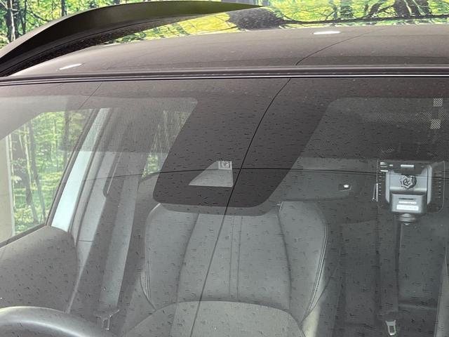 カローラクロス ハイブリッド Z 4WD パノラマルーフ ナビ機能付9型ディスプレイオーディオ トヨタセーフティセンス パワーバックドア ブラインドスポットモニター ドライブレコーダー パワーシート シートヒーター ステアリングヒータ(6枚目)