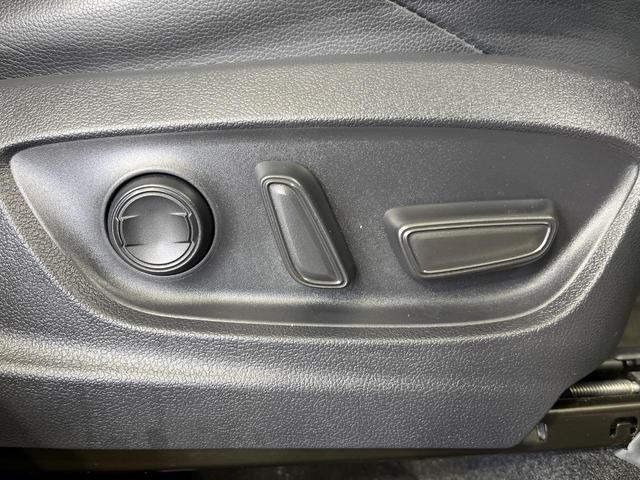 カローラクロス ハイブリッド Z 4WD パノラマルーフ ナビ機能付9型ディスプレイオーディオ トヨタセーフティセンス パワーバックドア ブラインドスポットモニター ドライブレコーダー パワーシート シートヒーター ステアリングヒータ(45枚目)