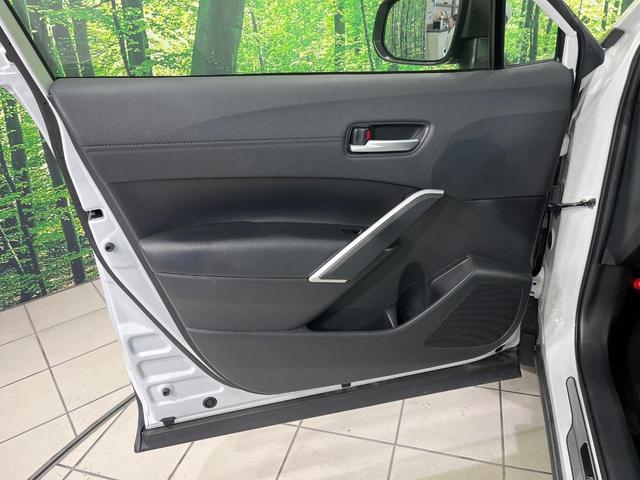 カローラクロス ハイブリッド Z 4WD パノラマルーフ ナビ機能付9型ディスプレイオーディオ トヨタセーフティセンス パワーバックドア ブラインドスポットモニター ドライブレコーダー パワーシート シートヒーター ステアリングヒータ(52枚目)