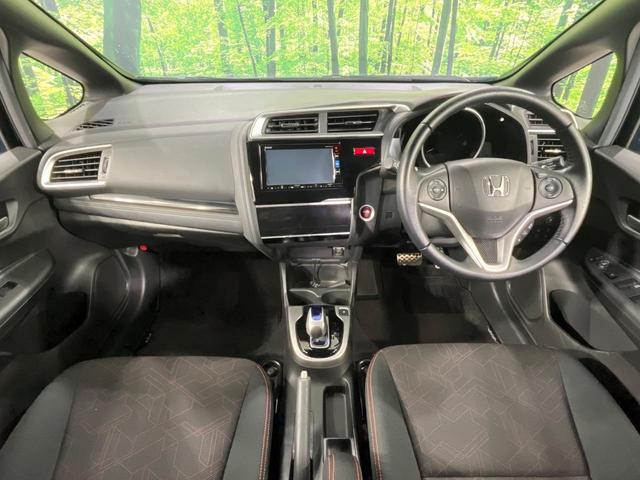 フィットハイブリッド Sパッケージ 4WD 純正ナビ バックカメラ シティブレーキサポート ETC Bluetooth フルセグ オートライト プッシュスタート 純正15インチAW クルーズコントロール 電子格納ミラー 横滑り防止装置(2枚目)