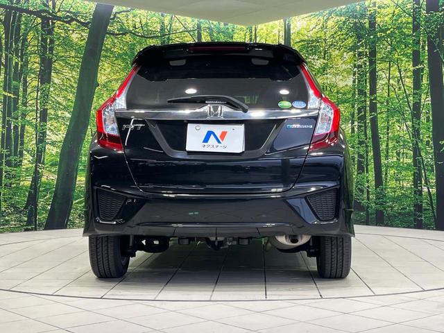 フィットハイブリッド Sパッケージ 4WD 純正ナビ バックカメラ シティブレーキサポート ETC Bluetooth フルセグ オートライト プッシュスタート 純正15インチAW クルーズコントロール 電子格納ミラー 横滑り防止装置(16枚目)