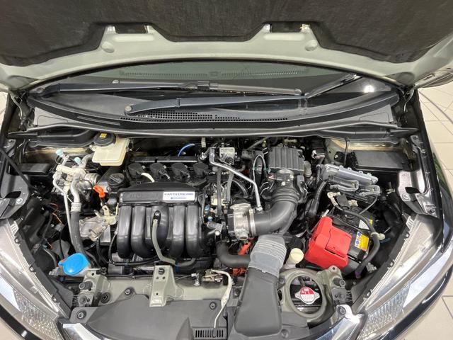 フィットハイブリッド Sパッケージ 4WD 純正ナビ バックカメラ シティブレーキサポート ETC Bluetooth フルセグ オートライト プッシュスタート 純正15インチAW クルーズコントロール 電子格納ミラー 横滑り防止装置(19枚目)