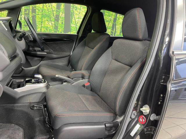 フィットハイブリッド Sパッケージ 4WD 純正ナビ バックカメラ シティブレーキサポート ETC Bluetooth フルセグ オートライト プッシュスタート 純正15インチAW クルーズコントロール 電子格納ミラー 横滑り防止装置(44枚目)