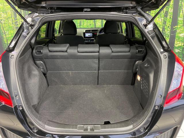 フィットハイブリッド Sパッケージ 4WD 純正ナビ バックカメラ シティブレーキサポート ETC Bluetooth フルセグ オートライト プッシュスタート 純正15インチAW クルーズコントロール 電子格納ミラー 横滑り防止装置(46枚目)