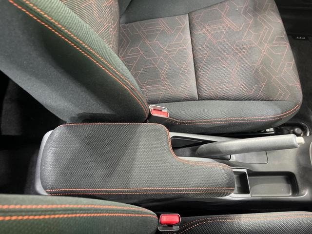 フィットハイブリッド Sパッケージ 4WD 純正ナビ バックカメラ シティブレーキサポート ETC Bluetooth フルセグ オートライト プッシュスタート 純正15インチAW クルーズコントロール 電子格納ミラー 横滑り防止装置(47枚目)