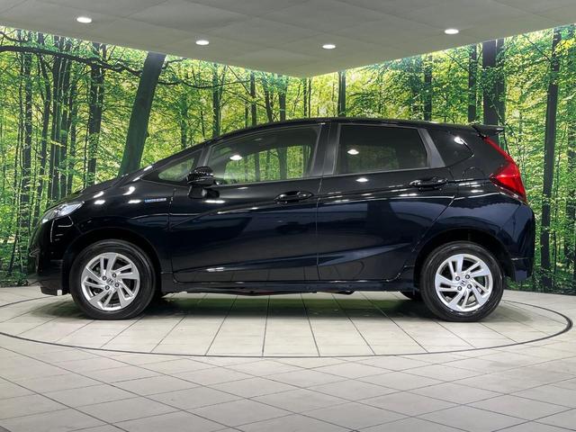 フィットハイブリッド Sパッケージ 4WD 純正ナビ バックカメラ シティブレーキサポート ETC Bluetooth フルセグ オートライト プッシュスタート 純正15インチAW クルーズコントロール 電子格納ミラー 横滑り防止装置(52枚目)