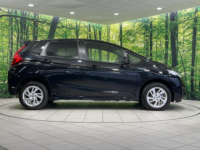 フィットハイブリッド Sパッケージ 4WD 純正ナビ バックカメラ シティブレーキサポート ETC Bluetooth フルセグ オートライト プッシュスタート 純正15インチAW クルーズコントロール 電子格納ミラー 横滑り防止装置(53枚目)