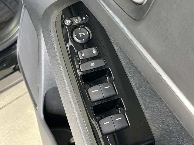 ヴェゼル ｅ：ＨＥＶ　Ｚ　４ＷＤ　純正９型ナビ　バックカメラ　ホンダセンシング　アダプティブクルコン　パワーバックドア　ステアリングヒーター　シートヒーター　ＥＴＣ　ドライブレコーダー　ワイヤレス充電　コーナーセンサー（46枚目）